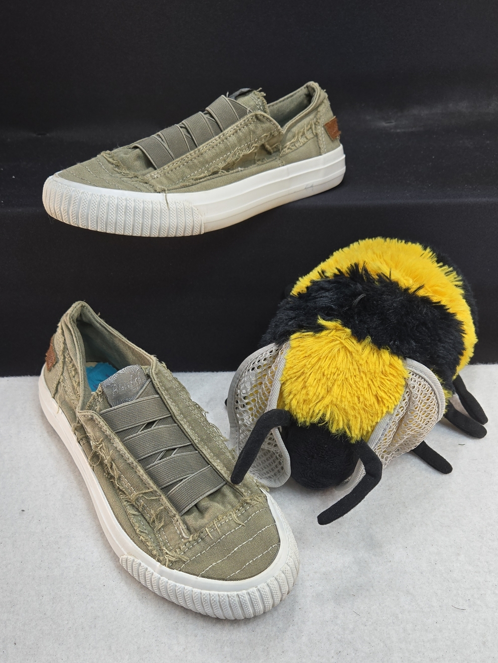 Blowfish Malibu Marley Army Green / Olive Canvas Slip-on Sneakers